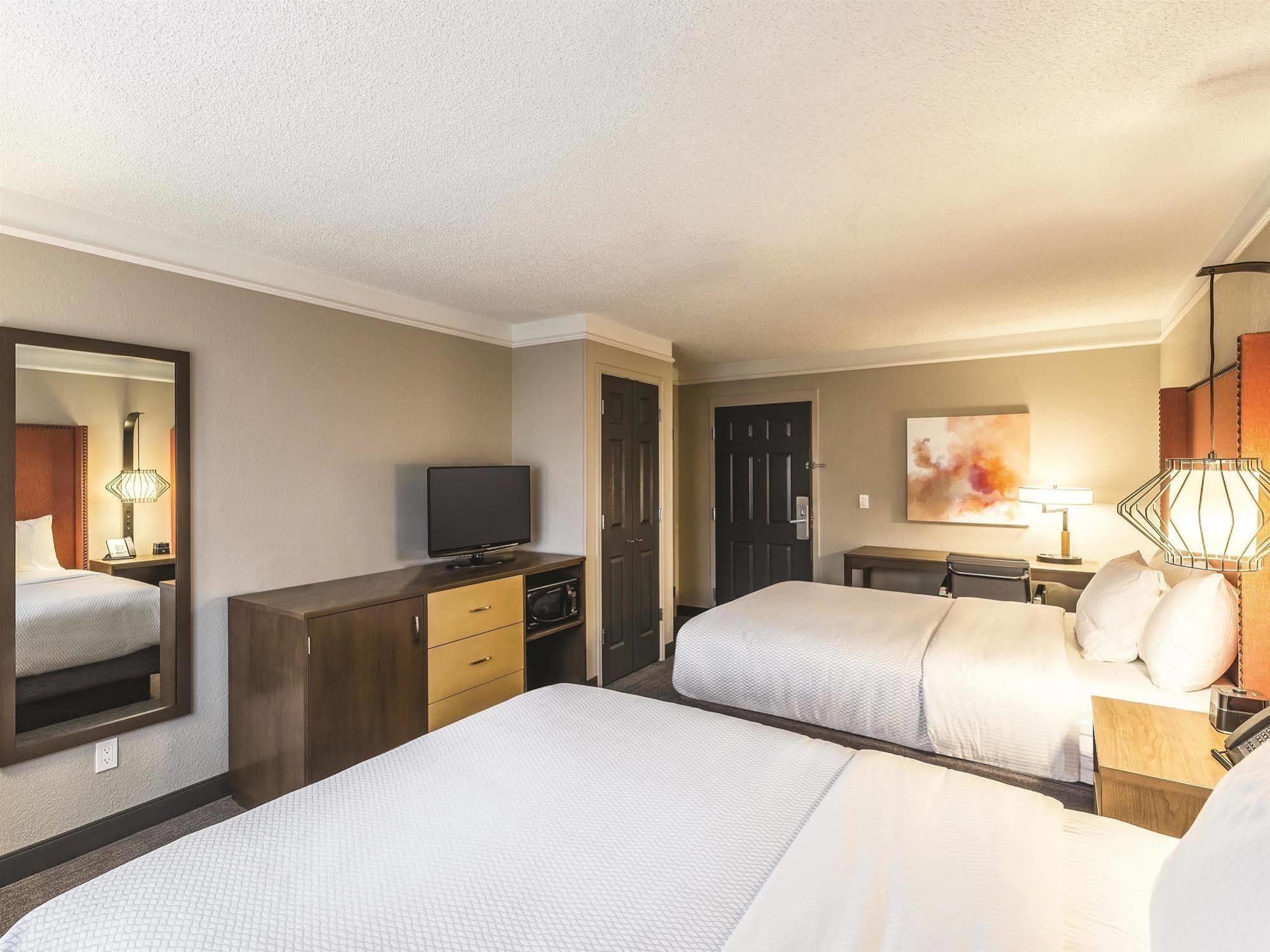 La Quinta By Wyndham San Francisco Airport North - Free Airport Shuttle Hotel Саут Сан Франциско Екстериор снимка